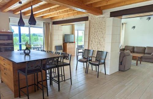 Salles-de-Barbezieux House | Gîte Charentais avec piscine, terrasse, et pêche - confort moderne et charme rural - FR-1-653-87