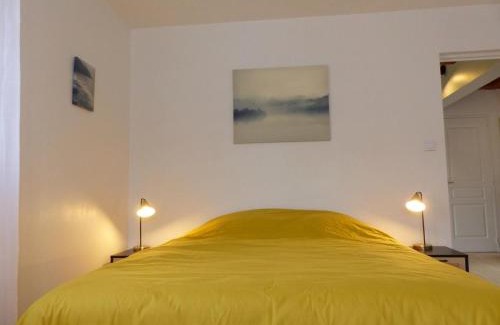 Charroux House | Gîte charmant à Charroux avec piscine et terrasse privative - FR-1-489-394