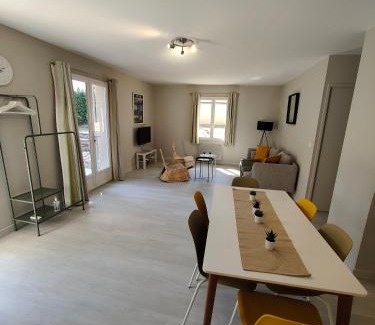 Carpentras House | Gîte Charmant avec Piscine et Terrasse en Provence MDV