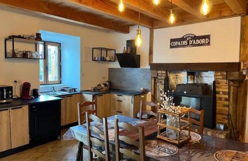 Thouron House | Gîte Charmant La Combette
