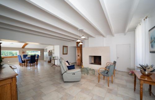 Saint-Bonnet-sur-Gironde House | Gîte Chelona Marginata - calme & vue - Chelona'Loc