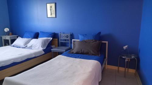 Cholet Apartment | Gîte Chez Gwen et Flo avec Jardin