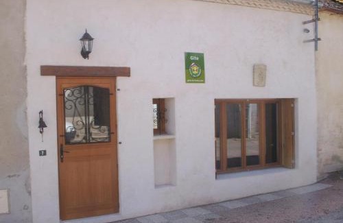 Saint-Germain-de-Salles House | Gîte Climatise Près de la Sioule avec Jardin Privatif, Terrasse et Tout Confort - FR-1-489-96