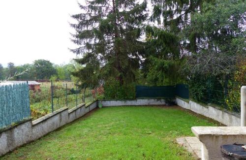 Saint-Germain-de-Salles House | Gîte Climatise Près de la Sioule avec Jardin Privatif, Terrasse et Tout Confort - FR-1-489-96