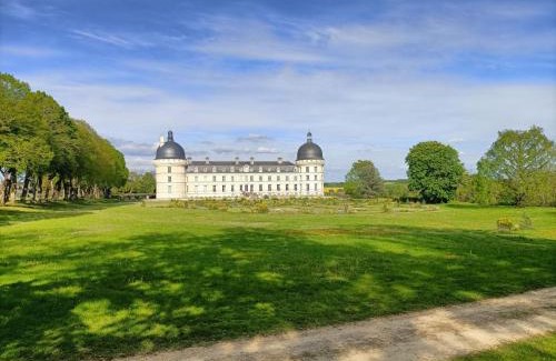 Valencay House | Gîte climatisé VILLA ESPERANZA à Valençay 2 à 5 p proche zoo de Beauval et châteaux Pour touristes et travailleurs