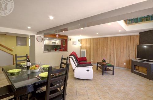 Champoly House | Gîte confortable avec jardin clos et wifi - FR-1-496-171