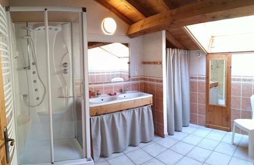 Chalmazel-Jeansagniere House | Gîte confortable avec sauna, cheminée, jardin, proche station de ski - FR-1-496-39