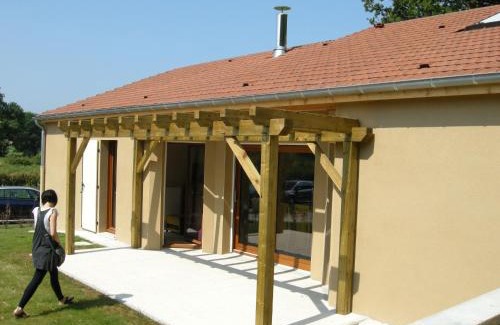 Vouecourt House | Gîte Confortable avec Terrasse et Jardin Clôturé - FR-1-611A-10