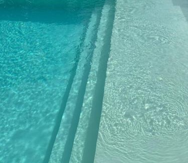Chamboulive House | Gîte Corrézien 3 pers. Piscine chauffée