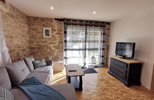 Chamboulive House | Gîte Corrézien 3 pers. Piscine chauffée