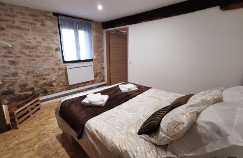 Chamboulive House | Gîte Corrézien 3 pers. Piscine chauffée