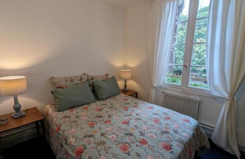 Chateauneuf-sur-Charente House | Gîte cosy avec jardin clos, terrasse et piscine à proximité, idéal pour famille et détente - FR-1-653-254