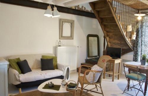 Louplande House | Gîte cosy à la ferme près du Mans - Jardin, Terrasse, Poêle à bois, et Sérénité Rurale - FR-1-410-269