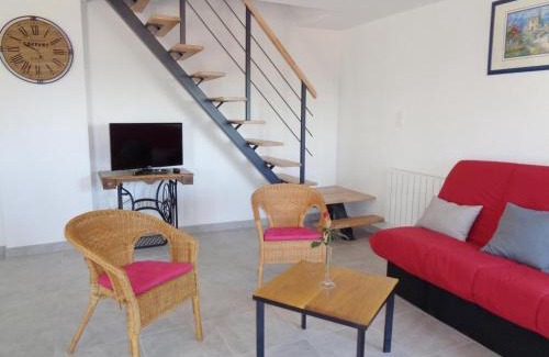 Regny House | Gîte cosy avec cheminée, animaux acceptés et grande terrasse - FR-1-496-221