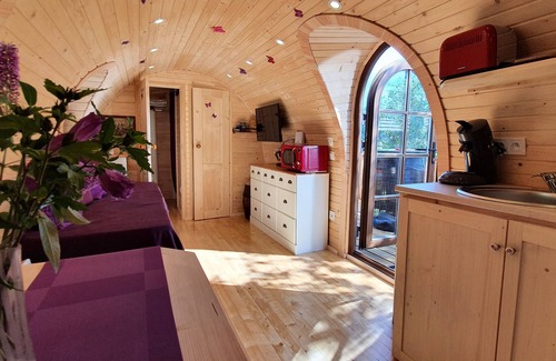 Ville Cabin | Gîte D'alsace La Roulotte des Prunelles Sauvages Spa/jacuzzi Privatif