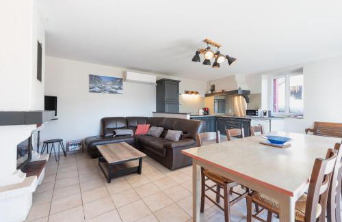 Ouzous House | Gîte d'Ayzi