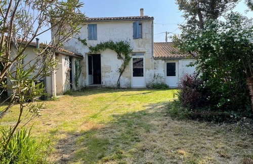 Jau-Dignac-et-Loirac House | Gîte de Caractère Entre Océan et Estuaire