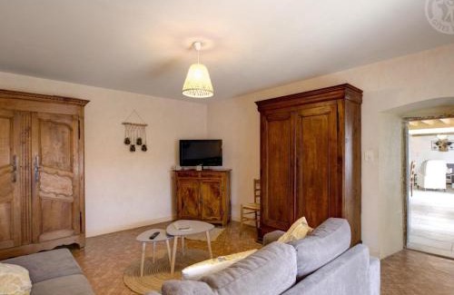 Chalmazel-Jeansagniere House | Gîte de charme avec jardin et wifi à Chalmazel-Jeansagnière - FR-1-496-249