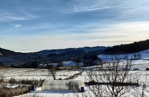 Chalmazel-Jeansagniere House | Gîte de charme avec jardin et wifi à Chalmazel-Jeansagnière - FR-1-496-249