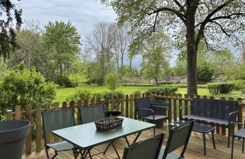 Souvigny House | Gîte de charme à Souvigny avec jardin et animaux acceptés - FR-1-489-583