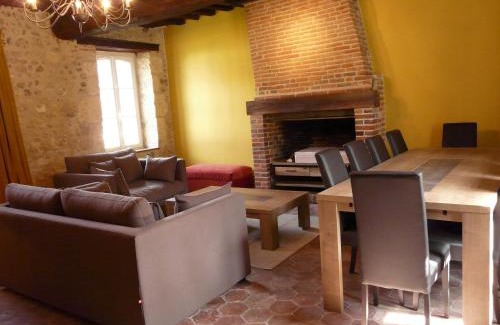 Rouvray-Saint-Florentin House | Gîte de charme avec jardin, douves, vélos, et accueil animaux - 4 chambres, proche de Chartres - FR-1-581-63