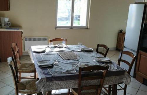 Sevelinges House | Gîte de charme avec jardin, terrasse et poêle à bois en pleine nature - FR-1-496-250