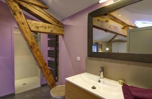 Chagnon House | Gîte de charme avec terrasse, Wi-Fi et équipement bébé - FR-1-496-125