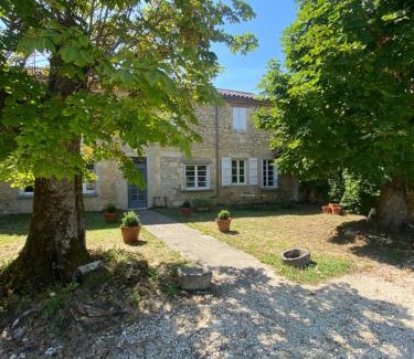 Valence-sur-Baise House | Gîte de charme avec piscine dans le Gers « Le Clos Boissière »