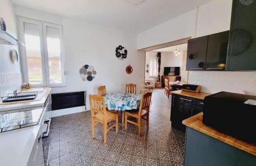 Sains-du-Nord House | Gîte de Charme Isolé, Ferme Authentique, 4 Chb, Jardin, Randonnées, Val Joly à Proximité - FR-1-510-204