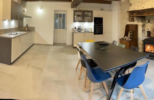 Saint-Georges-du-Rosay House | Gîte de charme près du Mans, tout équipé avec espace extérieur, garage, et confort moderne - FR-1-410-385