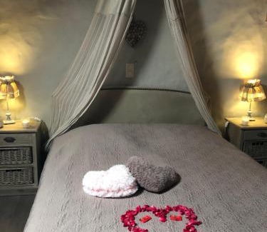 Ciney House | Gîte de Corbion une envie d'Ailleurs 6personnes et le Pt Bonheur 2 personnes