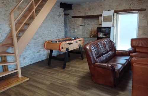Saint-Maurice-la-Clouere House | Gîte de la Treille