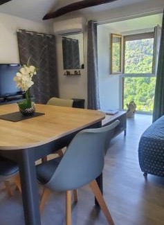 Saint-Privat-de-Vallongue House | Gîte de Combelebouze en Cévennes - Cosy, Confort et Climatisé - 3 étoiles