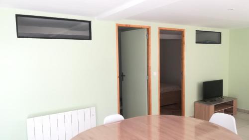 Saint-Martin-d'Aubigny House | Gîte de l'étang des sarcelles