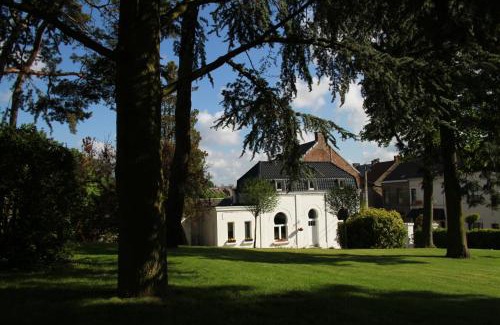 Luttre House | Gîte de la Conciergerie du Cheval Blanc