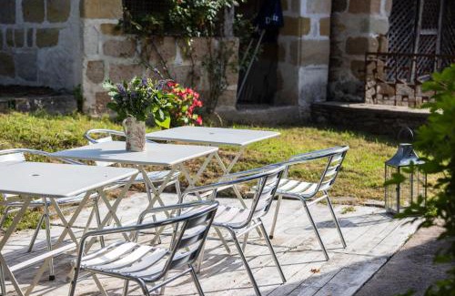 Saint-Julien-Maumont House | Gîte de la Gare aux Fleurs