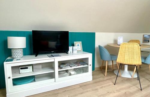 Villechetif Bed & Breakfast | Gîte de la Villa de la Croix avec piscine et parking à 4 minutes de l'A26