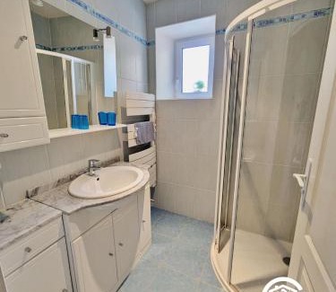 Alexain House | Gîte de Montgiroux, jusqu'à 5-6 personnes