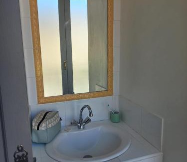 Saint-Jean-du-Bruel Apartment | Gîte de séjour et d'étape l'Escampette