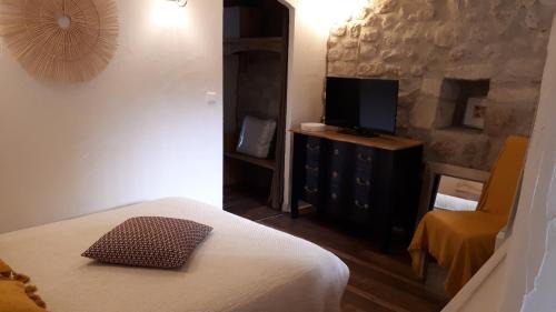 La Garde-Adhemar House | Gîte de village