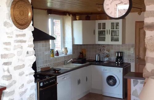 Saint-Clement-de-Regnat House | Gîte des Billaudes