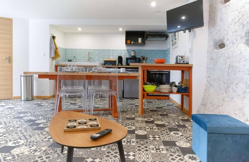 Tulle Apartment | Gîte Des Cîmes.Hidden jewel of Corrèze.Exceptional view and Winter Lounge