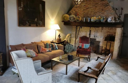Cosne-Cours-sur-Loire House | Gîte du Château Montchevreau