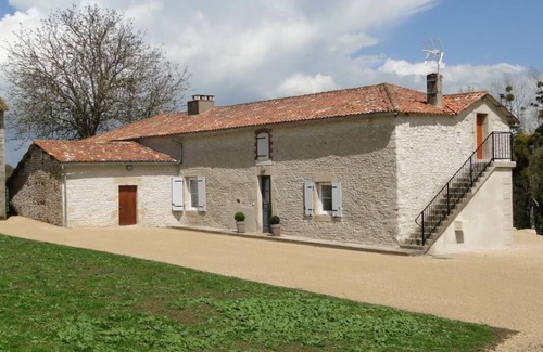 Saint-Martin-l'Ars House | Gîte du Pont de Maillé