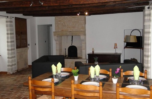 Saint-Martin-l'Ars House | Gîte du Pont de Maillé