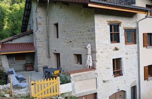 Cerdon House | Gîte du Vieux Tonneau in Cerdon