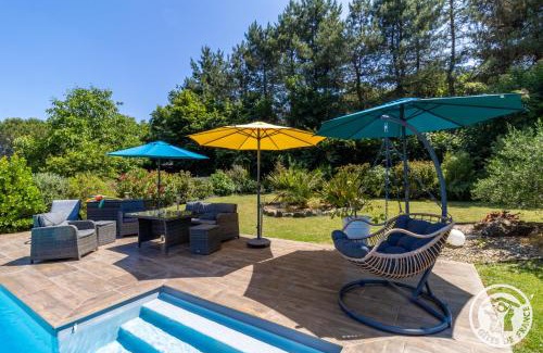 Angrie House | Gîte Ecrin de Verdure Jacuzzi et piscine