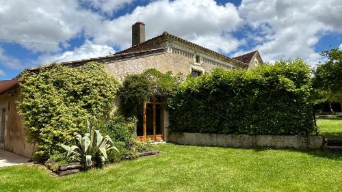 Crastes Apartment | Gîte En Damé with private pool