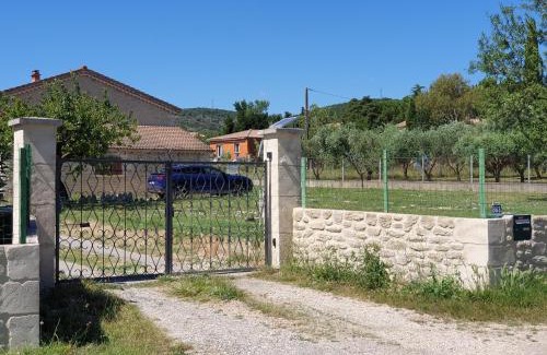 Saint-Christol-Les-Ales Apartment | Gîte et piscine l'écrin aux oliviers en Cévennes