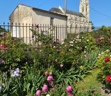 Saint-Yzans-de-Medoc House | Gîte Evasion de la Maison Blanche 4p